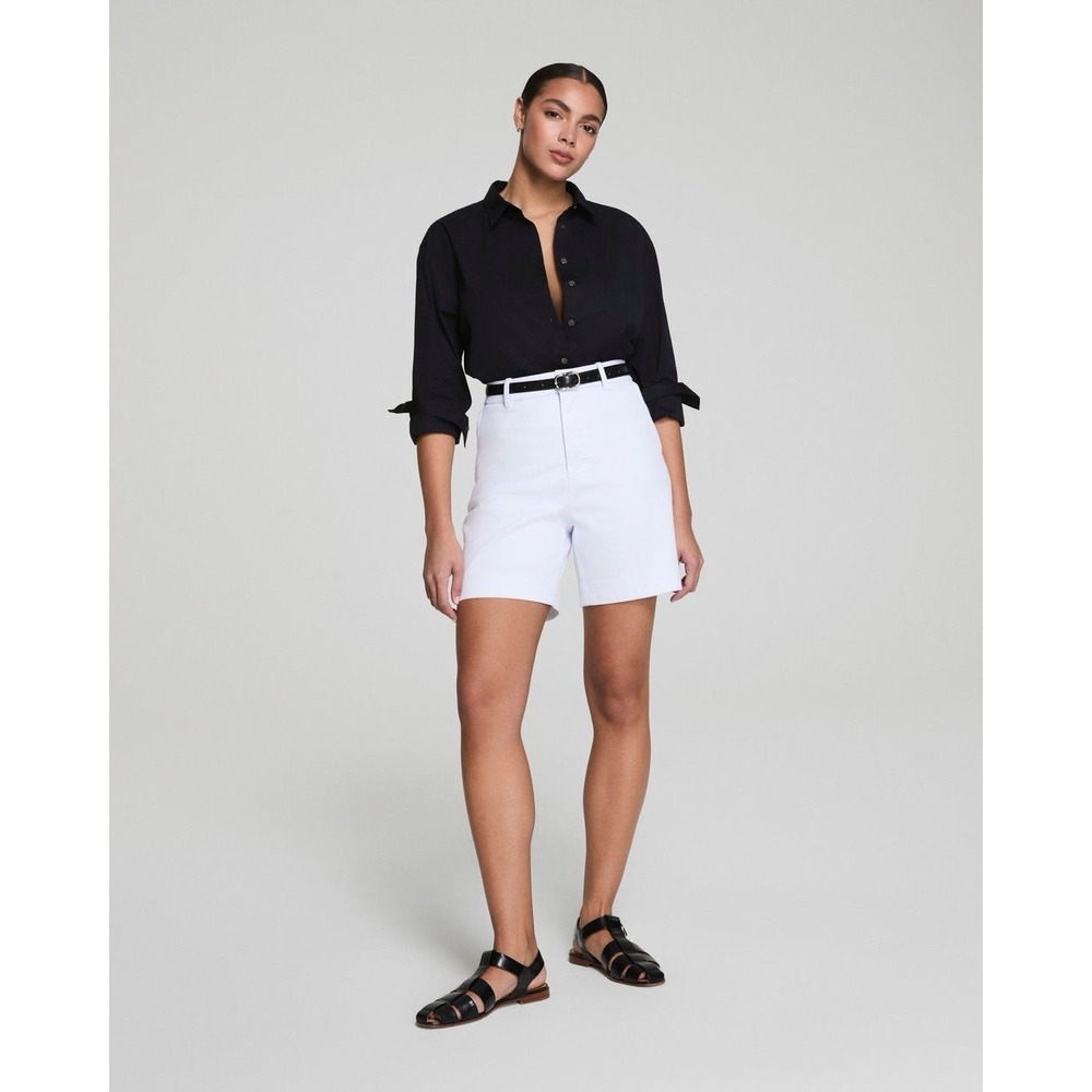 NWT SPANX Supersmooth Stretch Twill Shorts White M High Rise Shaping 360 - Picture 1 of 7